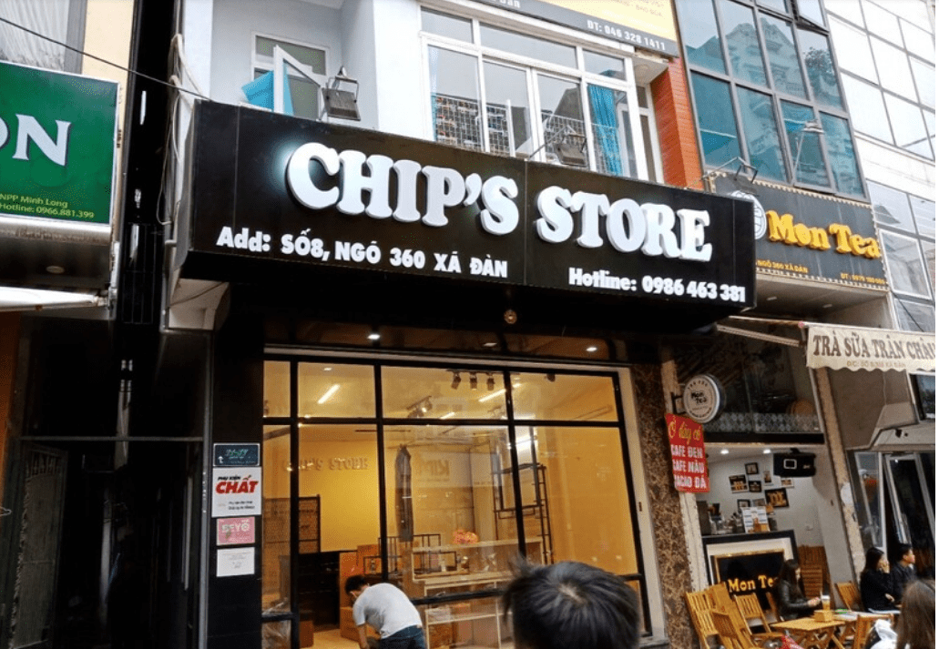 Bảng hiệu do công ty quảng cáo Xuân Minh thực hiện của Chip’s Store